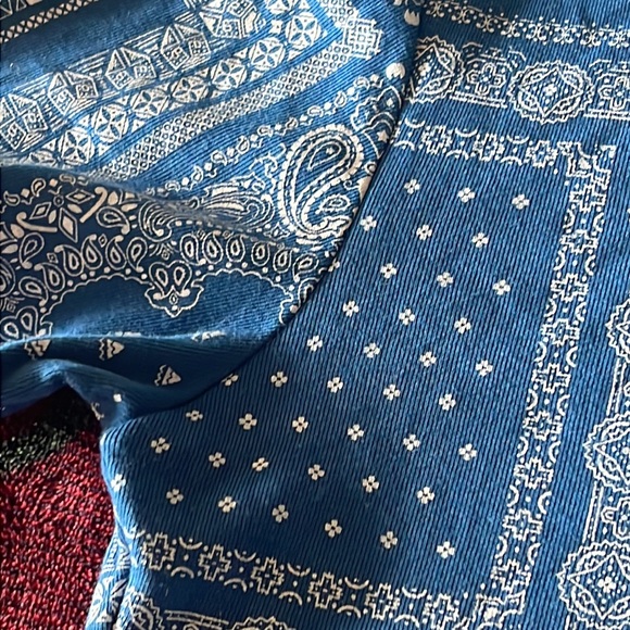 Stylenanda 3ce blue Paisley cropped baby tee t shirt - Picture 5 of 9